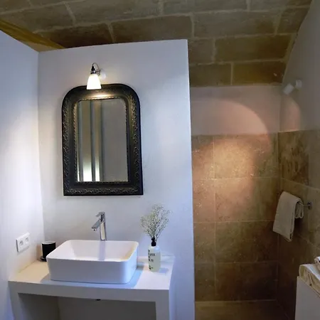 Les Canisses, Magnifique Appartement Avec Terrasse Au Coeur D'Uzes Exterior photo