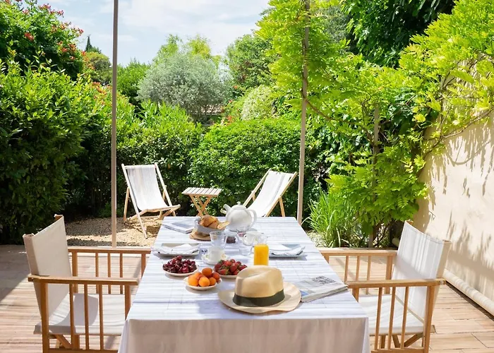 Les Canisses, Magnifique Appartement Avec Terrasse Au Coeur D\'Uzes